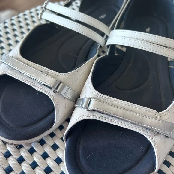Zara Chic White and Silver Sandals - Picture 4 of 6